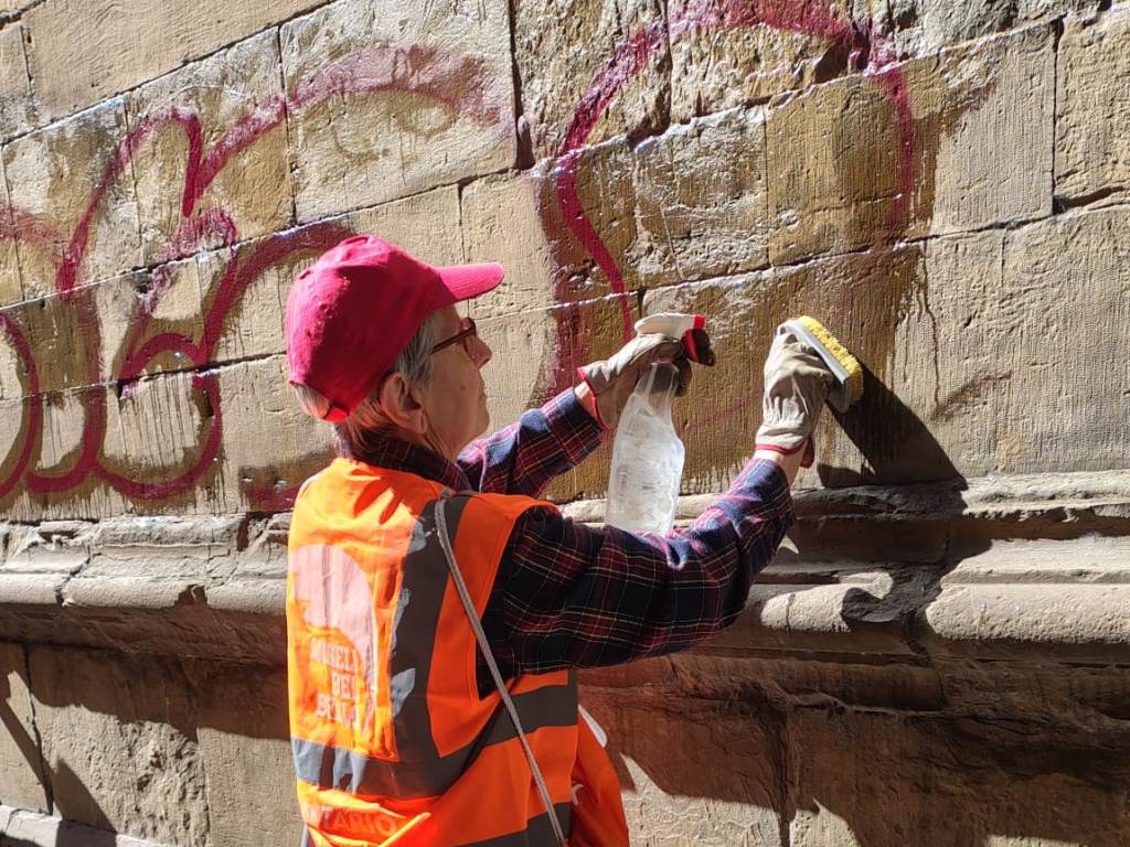 fondazione_custodi_del_bello_rupulita_facciata_chiesa_santa_trinita_vandalizzata_firenze_2025 (9)