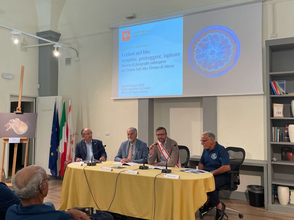 i_colori_nel_blu_mostra_fotografica_mare_toscano_palazzo_pegaso_spazio_ciampi (4)