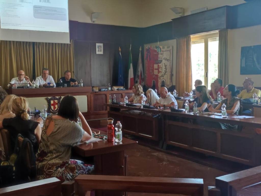 tavolo di distretto a santa croce sull'arno 1