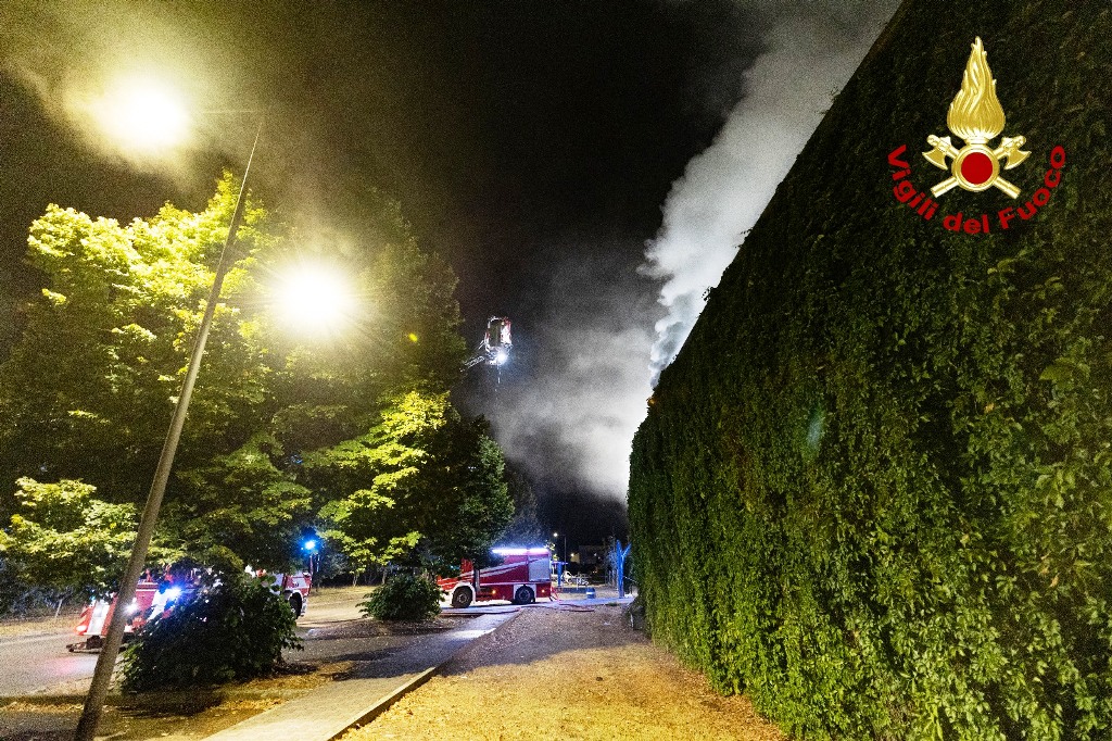 firenze_incendio viper04