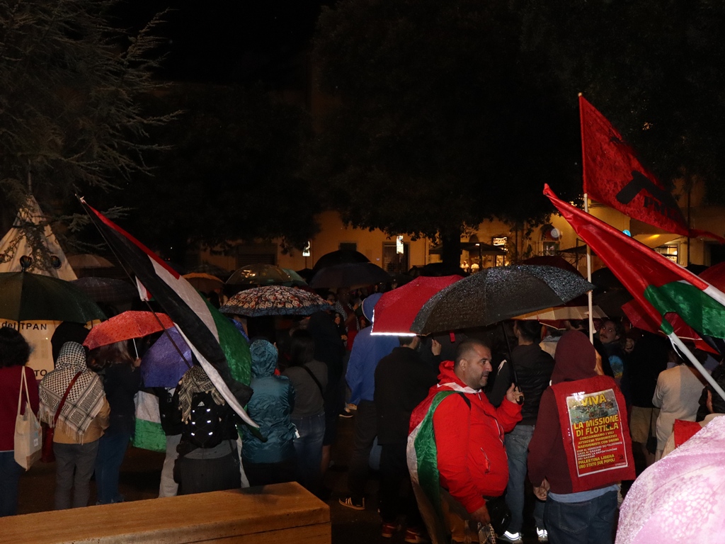 25-ottobre-manifestazione-piazza-vittoria (11)