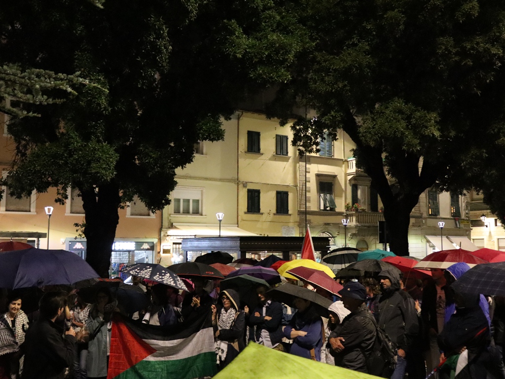 25-ottobre-manifestazione-piazza-vittoria (12)