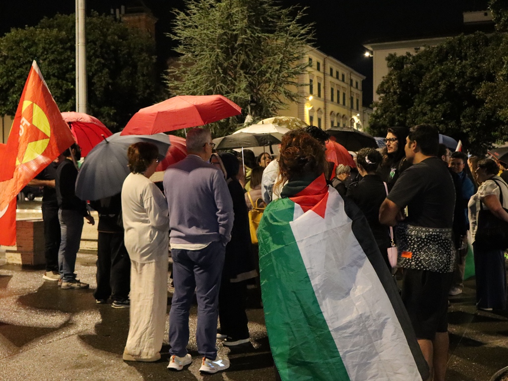 25-ottobre-manifestazione-piazza-vittoria (8)