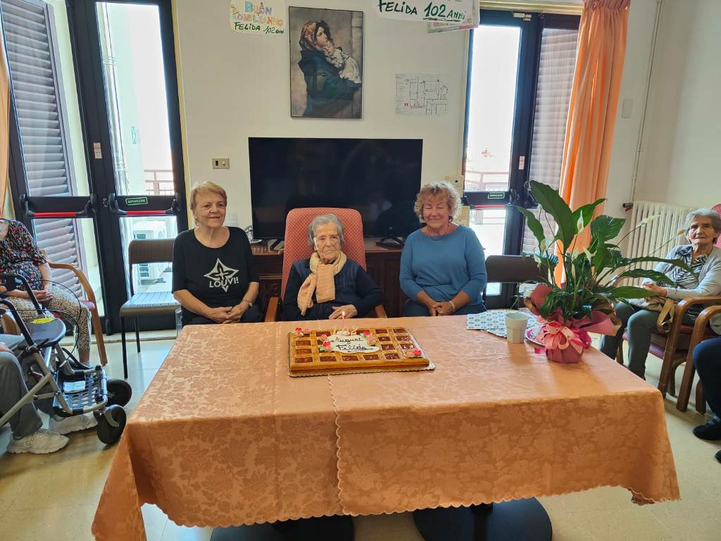Nonna_felida_compie_102_anni_gambassi (4)