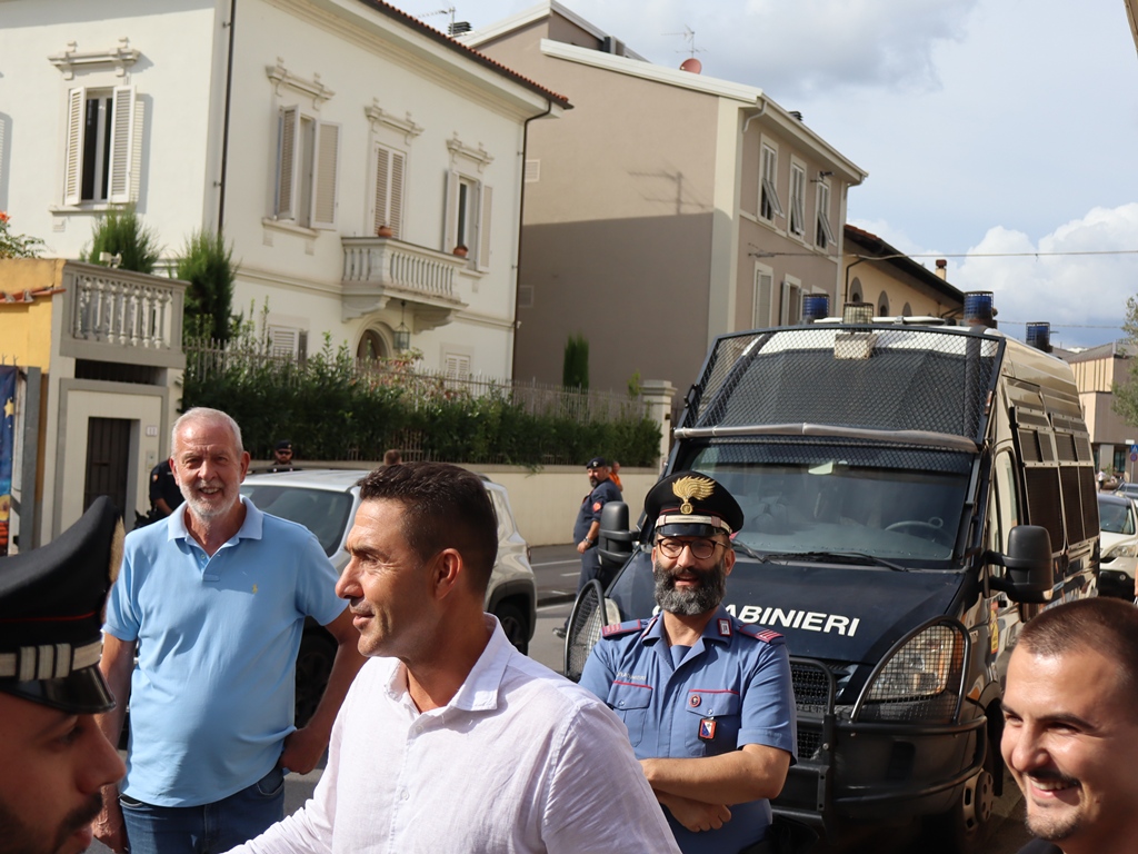 Roberto-Vannacci-Il_generale_Lega-Bar-Cristallo-Empoli-16-settembre-2025 (2)