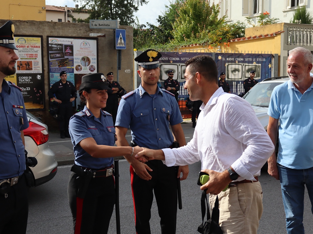 Roberto-Vannacci-Il_generale_Lega-Bar-Cristallo-Empoli-16-settembre-2025 (3)