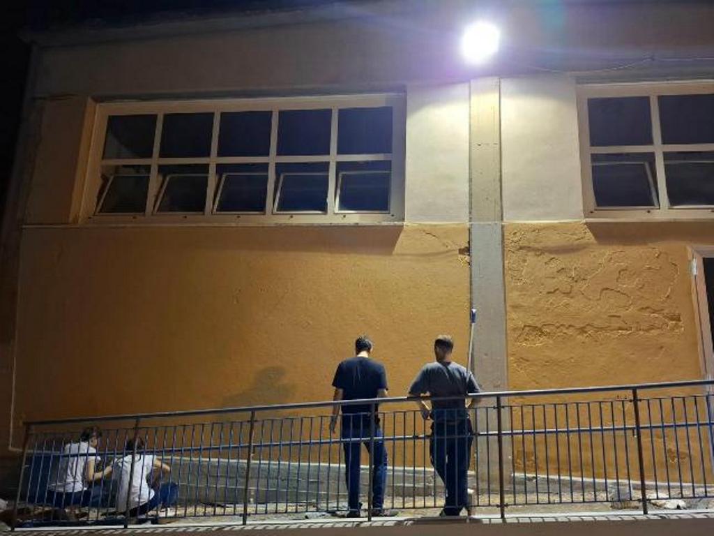 consulta_giovani_vinci_ripulisce_scuola_vandalizzata (1)