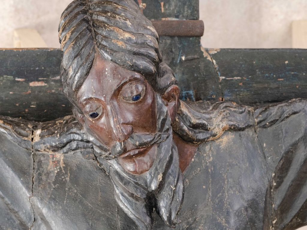 restauro volto crocifisso ligneo policromo IX secolo cattedrale lucca 1