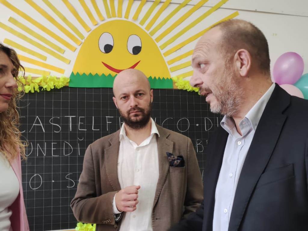 sindaco-minin-assessore-sgueo-prima-campanello (1)