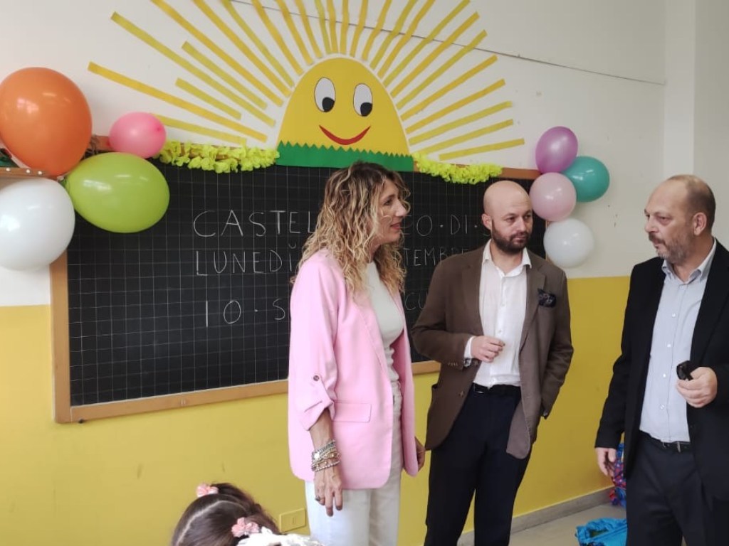 sindaco-minin-assessore-sgueo-prima-campanello (2)