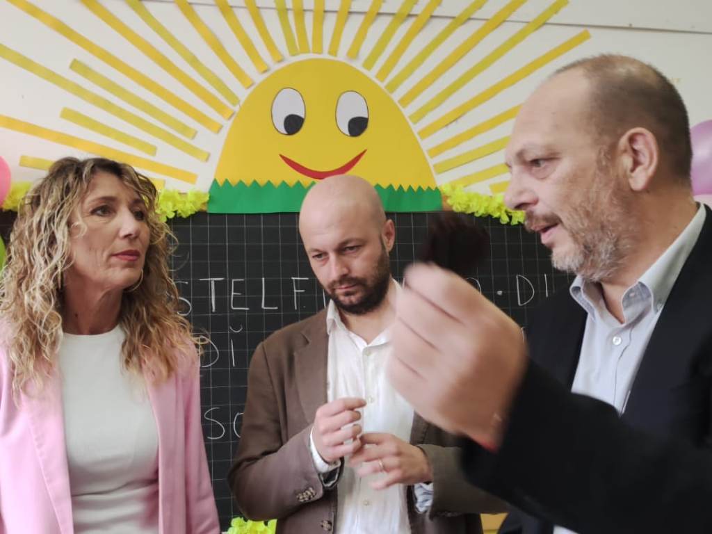 sindaco-minin-assessore-sgueo-prima-campanello (3)