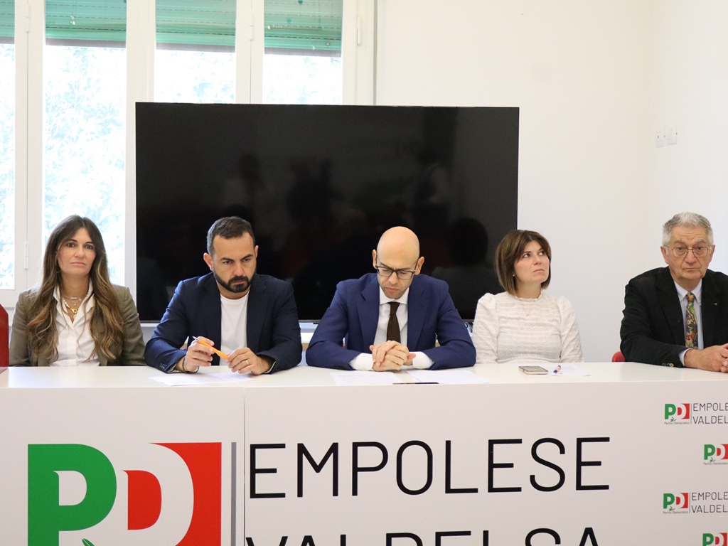Conferenza-PD-vittoria-elezioni-regionali-14-ottobre-2025 (4)