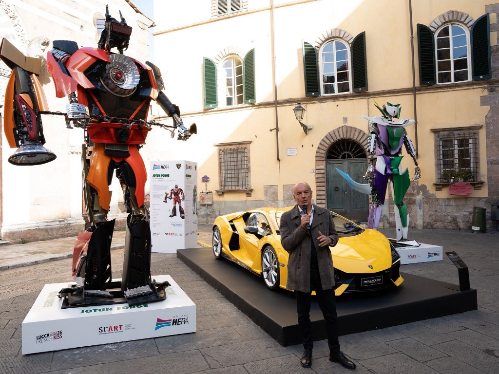Lucca-Comics-Hera-Lamborghini-Eroi-Robot-Ambiente (7)
