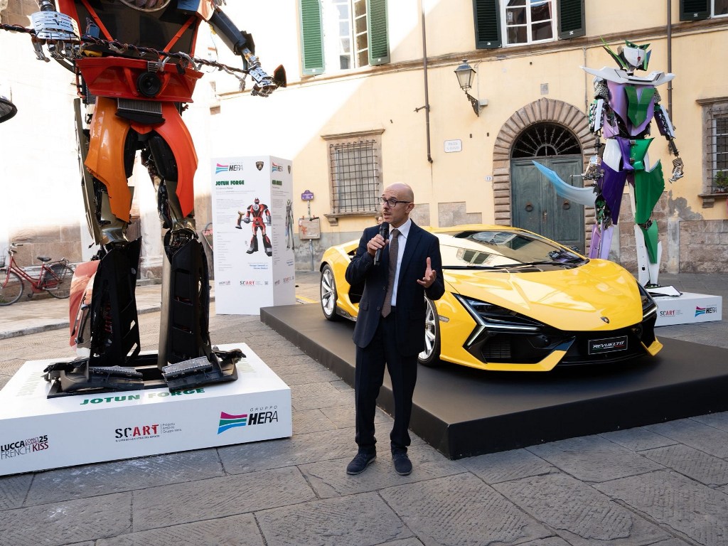 Lucca-Comics-Hera-Lamborghini-Eroi-Robot-Ambiente (8)