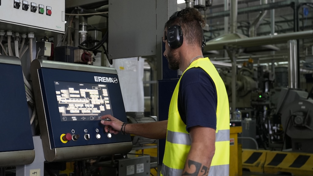 revet inaugurazione seconda linea produzione5