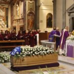 https://www.gonews.it/wp-content/uploads/2025/11/Funerale-Loriano-Bagnoli-Sammontana-4-Novembre-2025-29-150x150.jpg