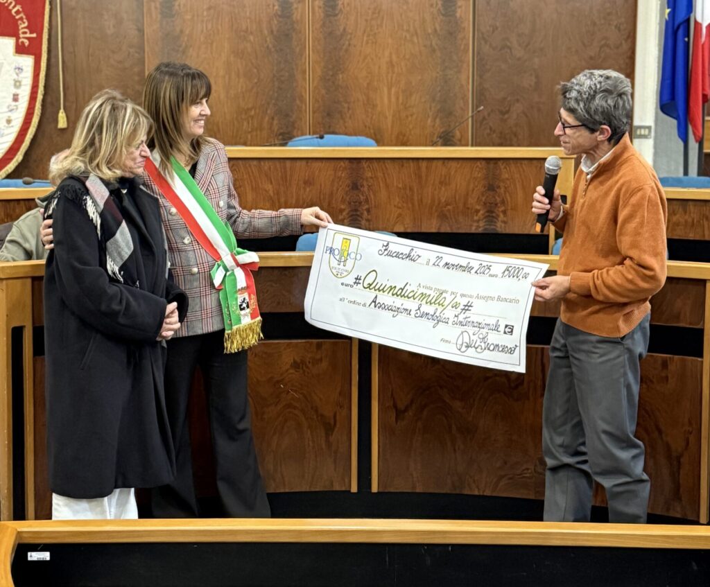 Donazione all'Associazione Senologica Internazionale di Pisa: