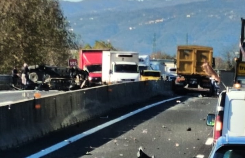Incidente in A11 tra Pistoia e Prato, code in entrambe le direzioni
