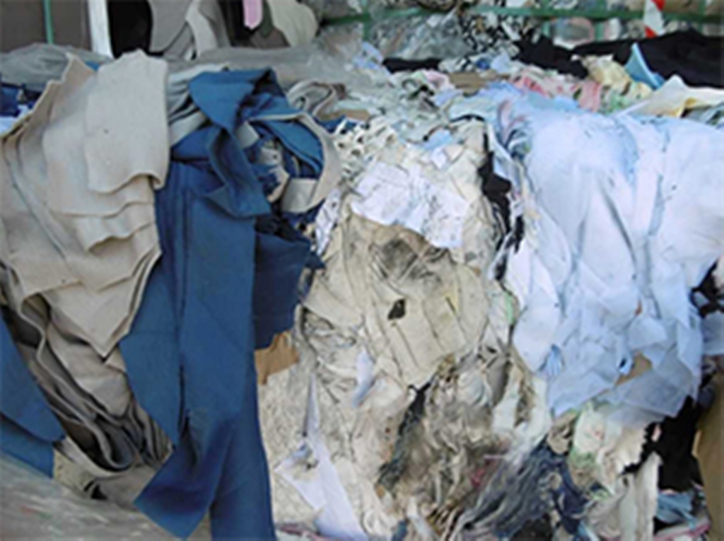 Rifiuti-tessili-stoccati-illegamente-montemurlo (1)