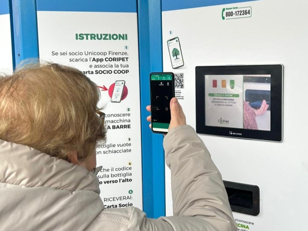 Unicoop_Firenze_Montelupo_Ecocompattatore (1)