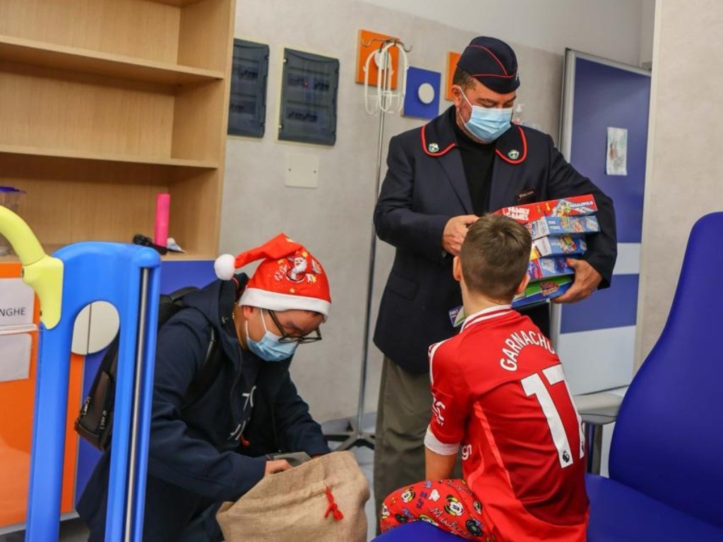 associazione_nazionale_carabinieri_empoli_doni_reparto_pediatrico_empoli (4)