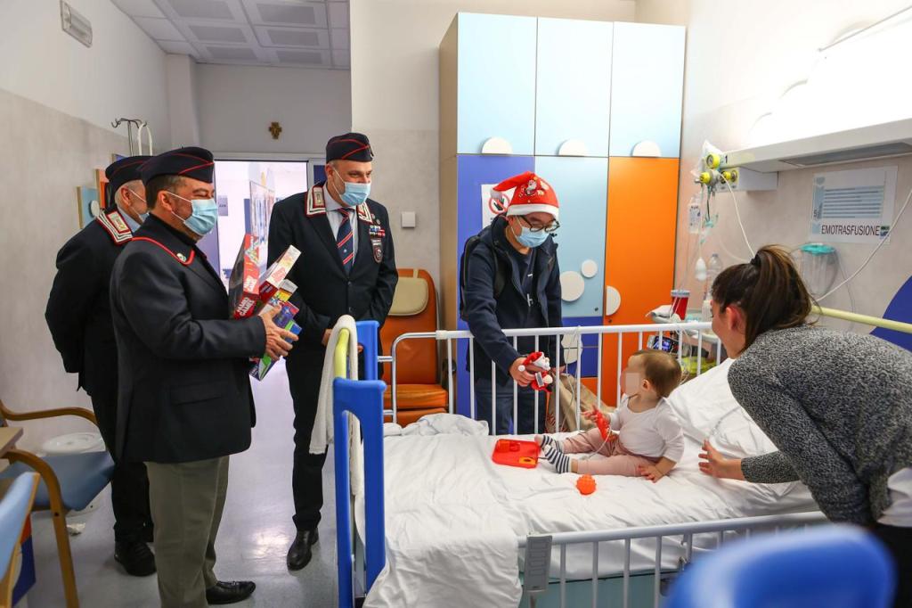 associazione_nazionale_carabinieri_empoli_doni_reparto_pediatrico_empoli (6)