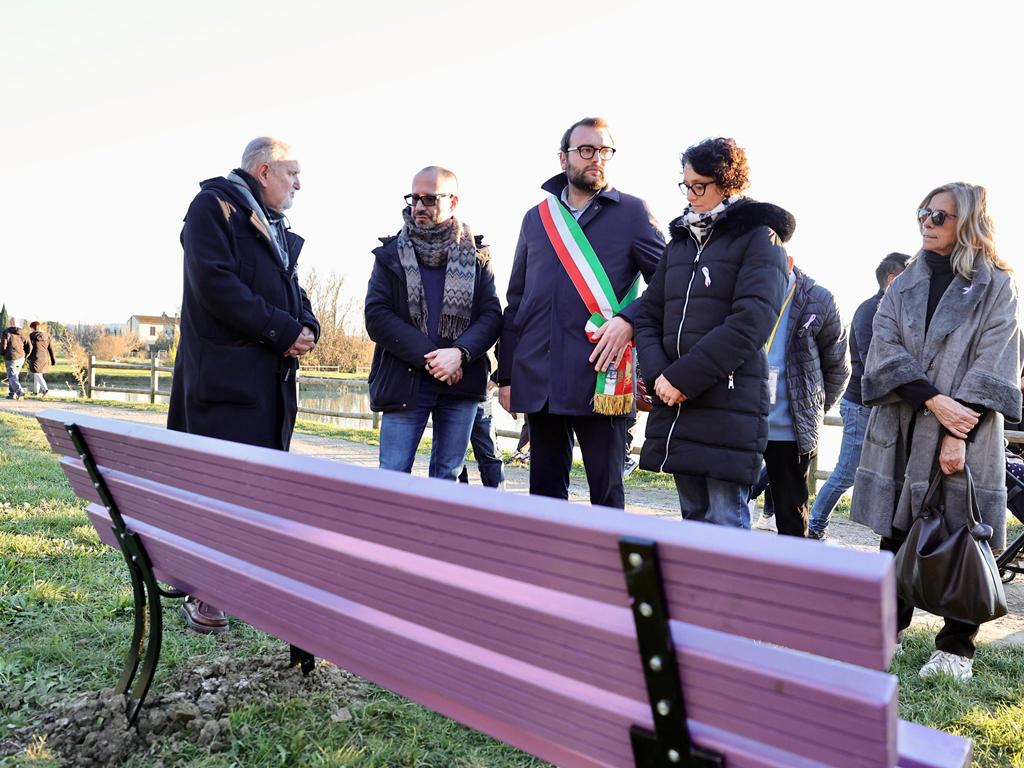 panchina_lilla_empoli_parco_serravalle_13_dicembre_2025 (10)