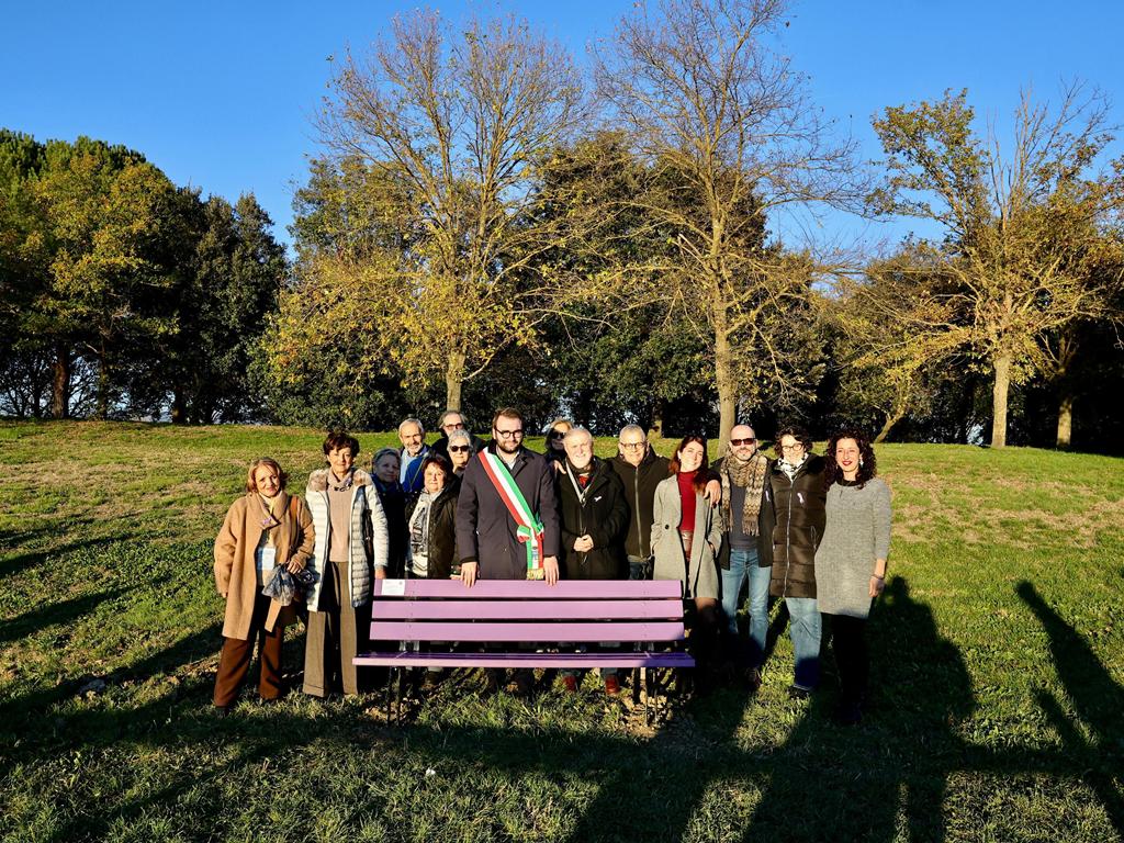 panchina_lilla_empoli_parco_serravalle_13_dicembre_2025 (3)