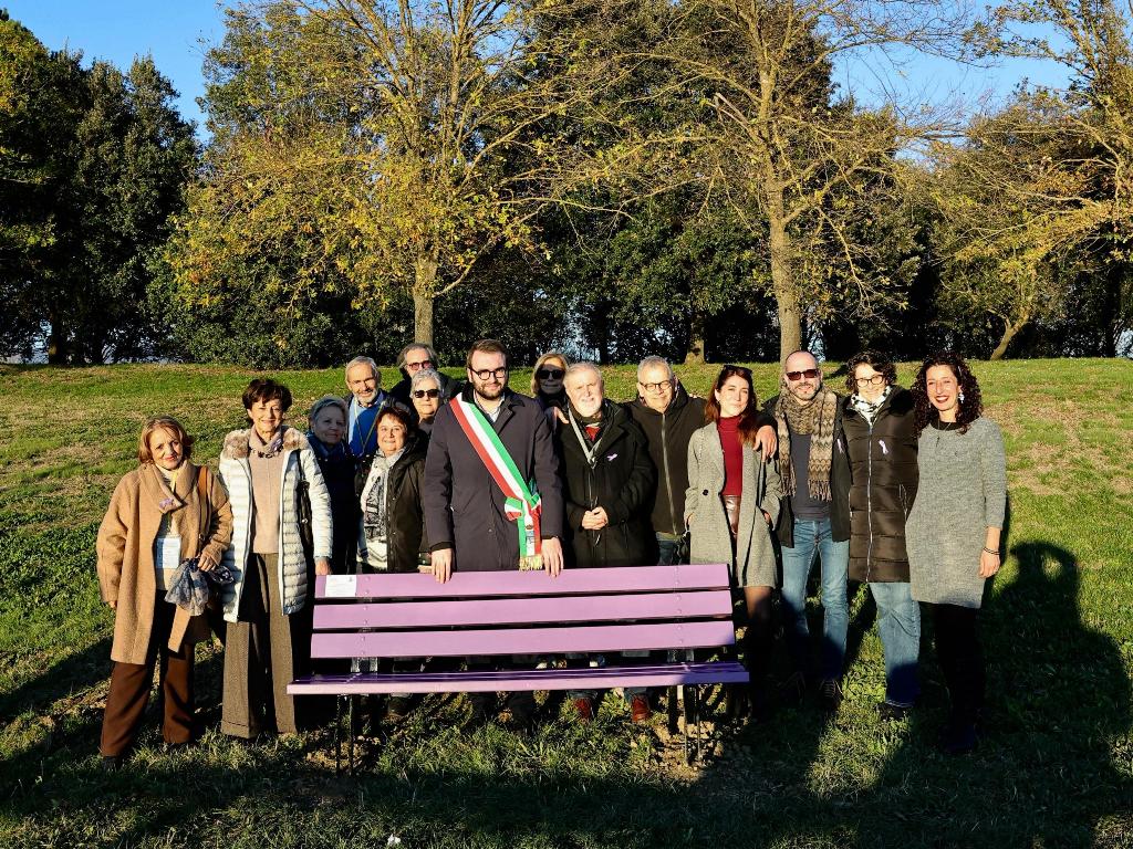 panchina_lilla_empoli_parco_serravalle_13_dicembre_2025 (4)