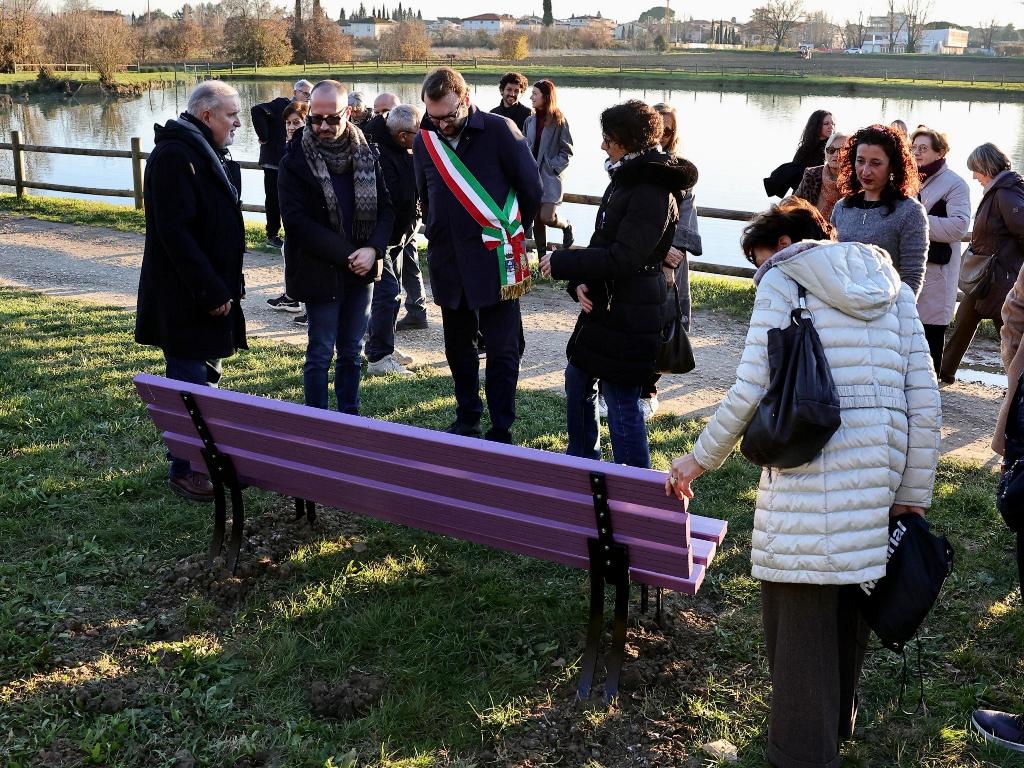 panchina_lilla_empoli_parco_serravalle_13_dicembre_2025 (7)