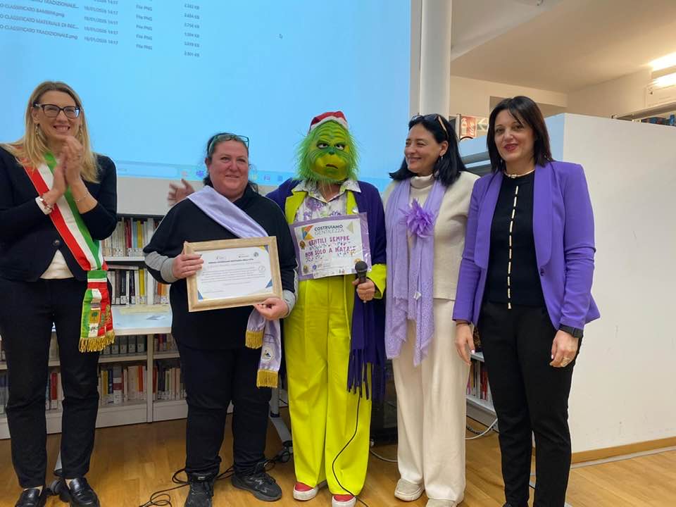 Consegna premio gentilezza a Gessica Mancini