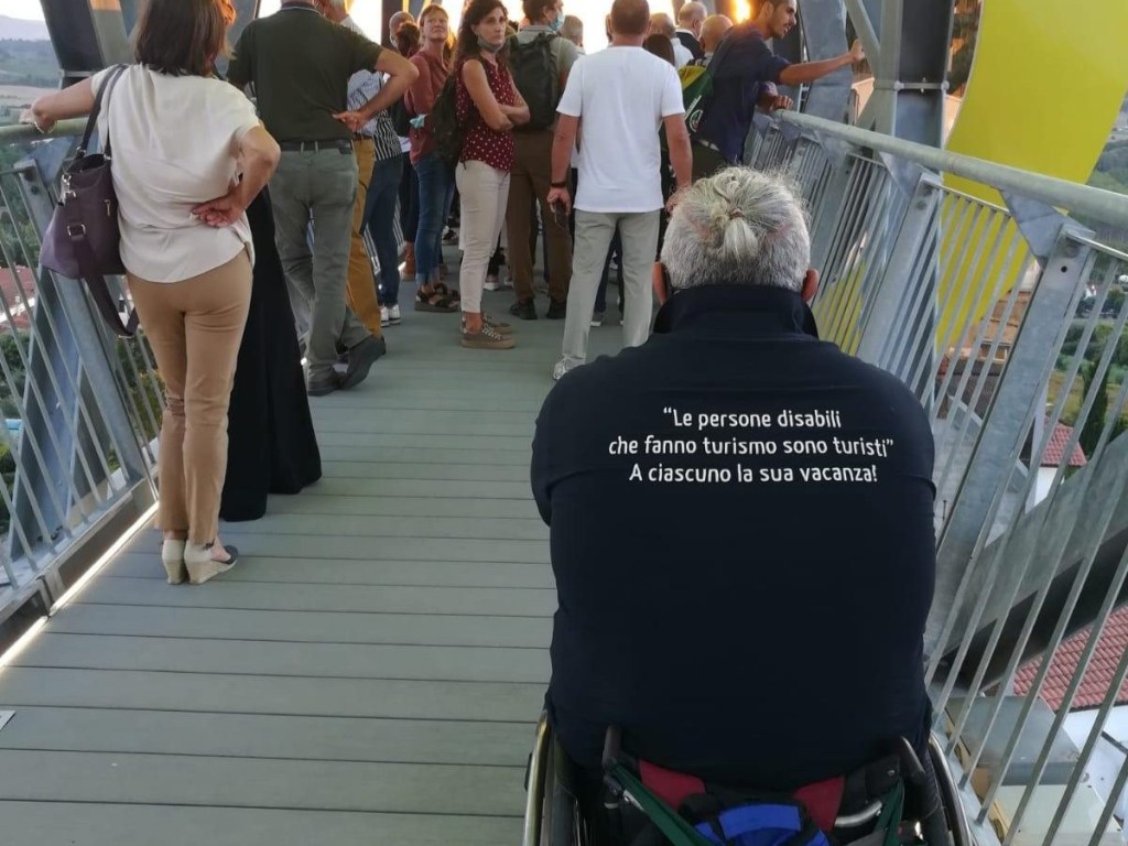 Roberto Vitali sulla passerella Endless Sunset