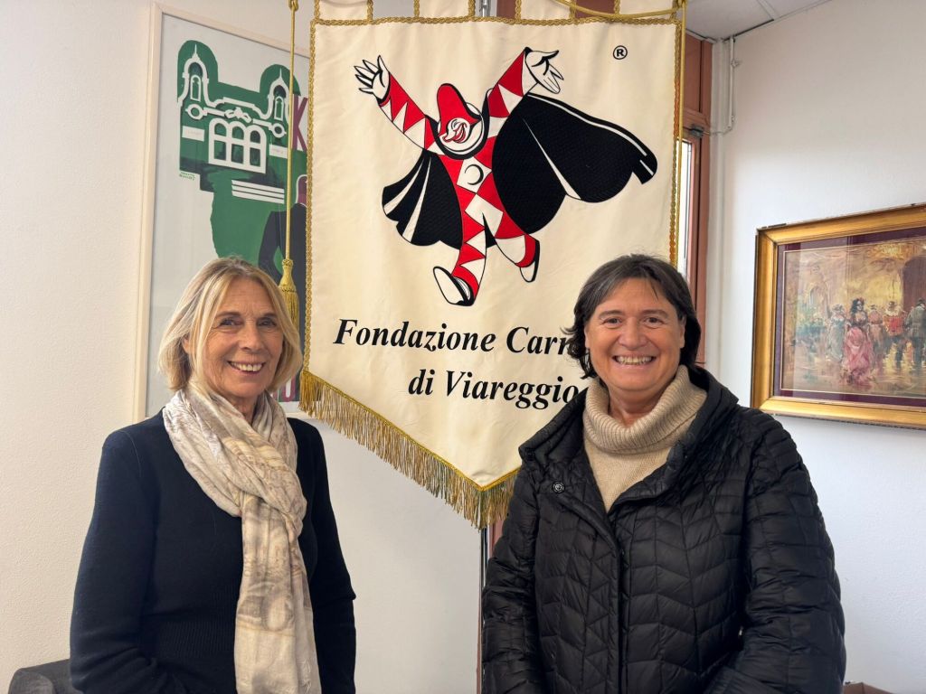 Da sx a dx: Presidente Fondazione Carnevale Marialina Marcucci; Presidente Consiglio Regionale Stefania Saccardi
