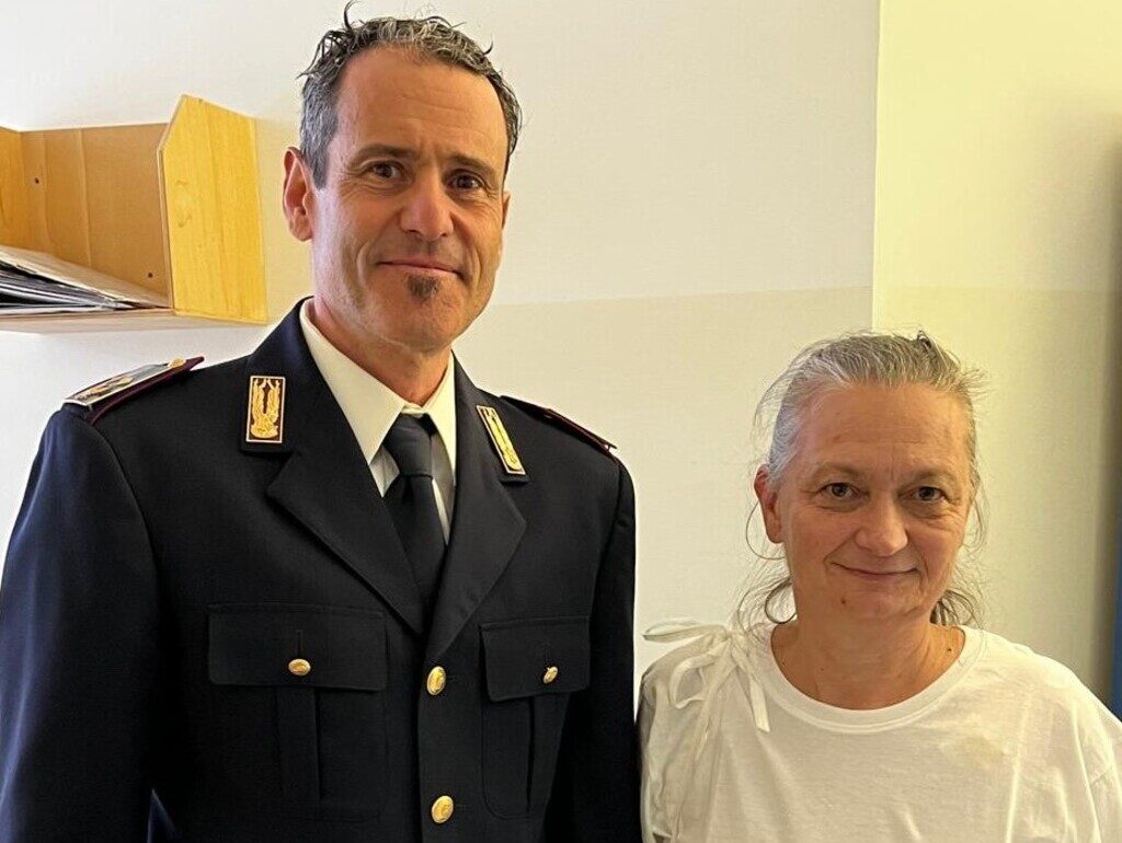 signa-messa-sandra-poliziotto-malore-defibrillatore-parrocchia