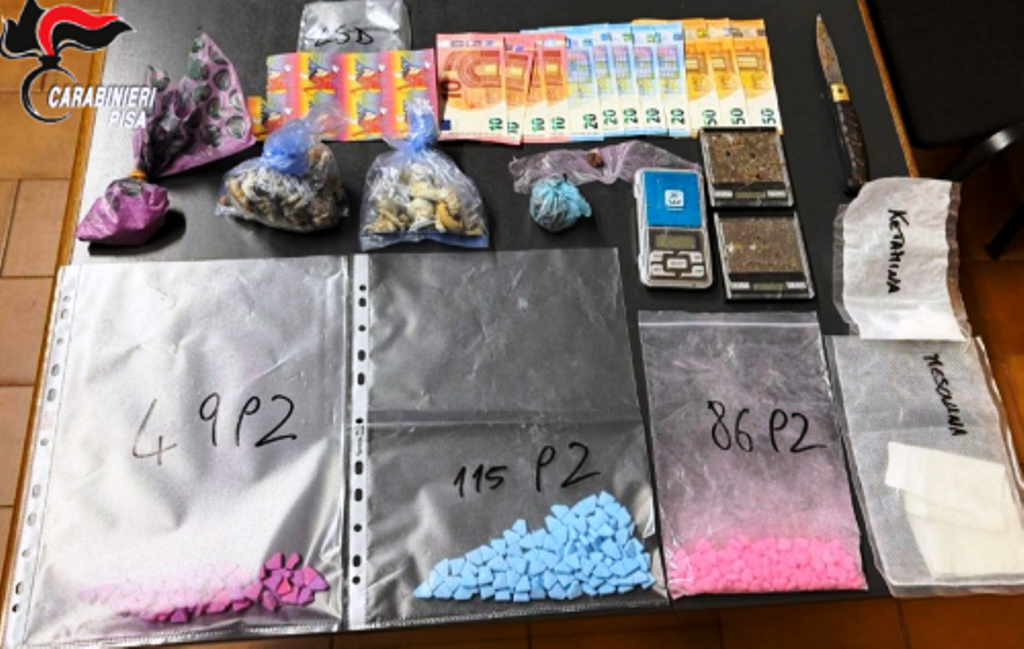 Droga in auto a Pisa: arrestato 34enne con LSD, ecstasy e ketamina