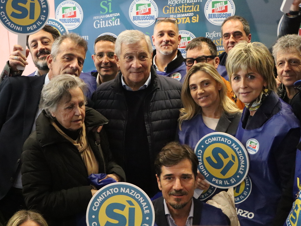 Una Freccia per il Sì Forza Italia Stella Bergamini Campinoti Tajani