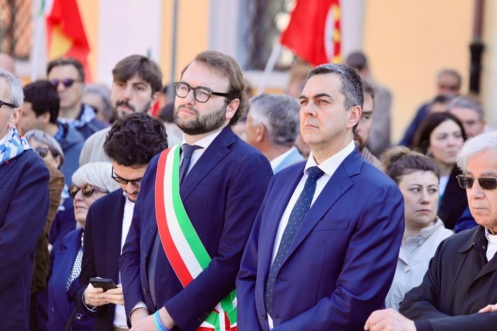 25aprile sindaco e dirigente commissariato ps pietro scaramella