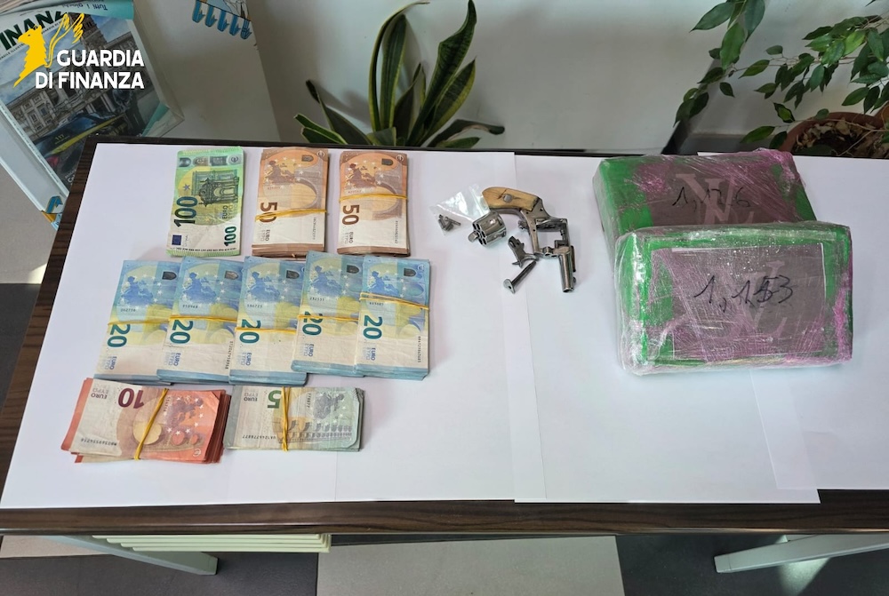 Uno fermato a Montopoli con 2 kg di cocaina in auto, l'altro era latitante: arrestati due fratelli