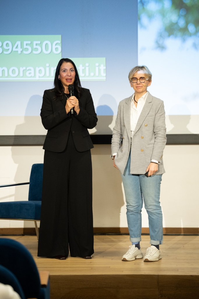 Holding Morelli_Manifattura del Cambiamento_Azzurra Morelli(Presidente Holding Morelli) Professoressa Eleonora Pinzuti