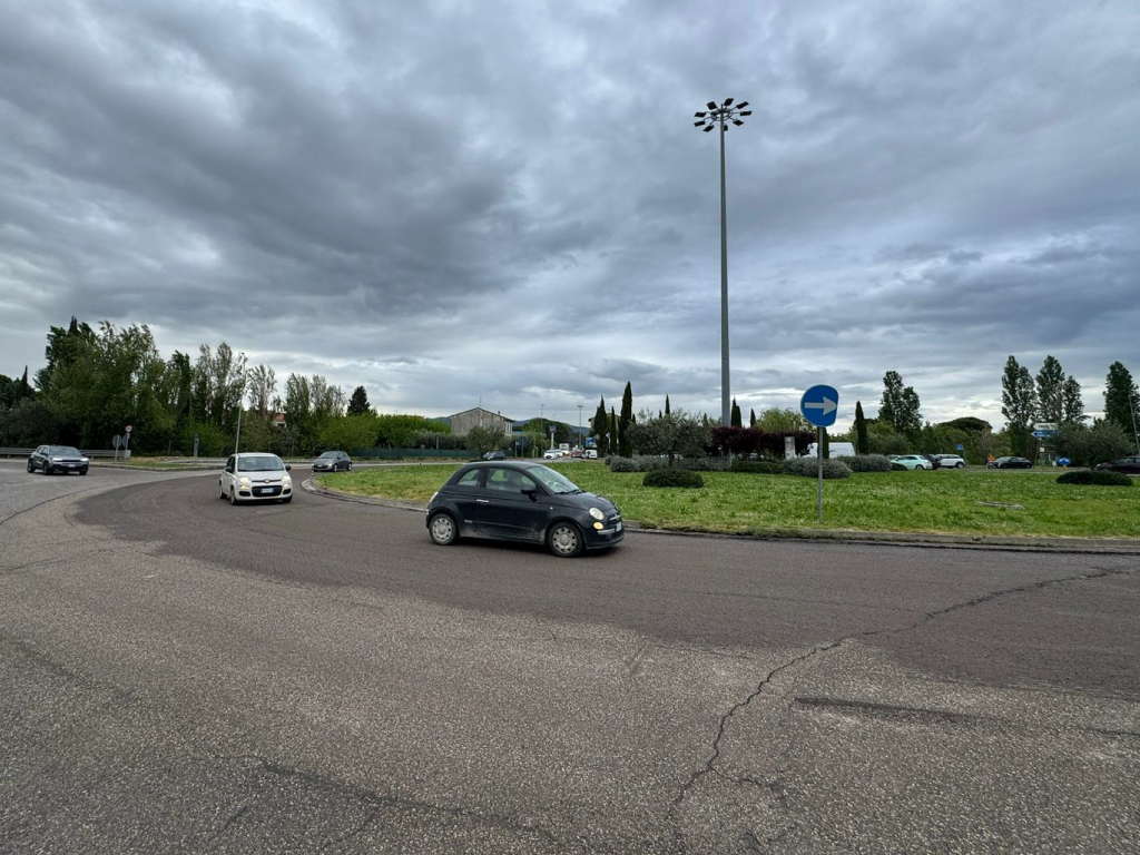 asfaltature-santa-maria-aprile-2026-rotatoria-centro-empoli1