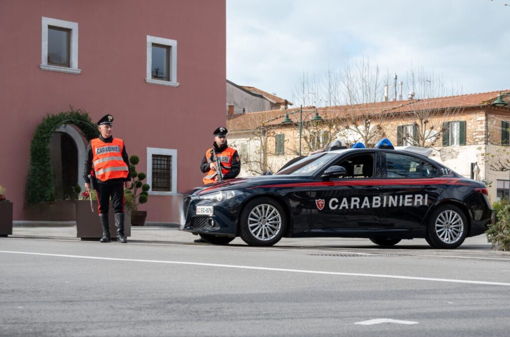Rapina in farmacia a Viareggio, denunciato un uomo di 35 anni