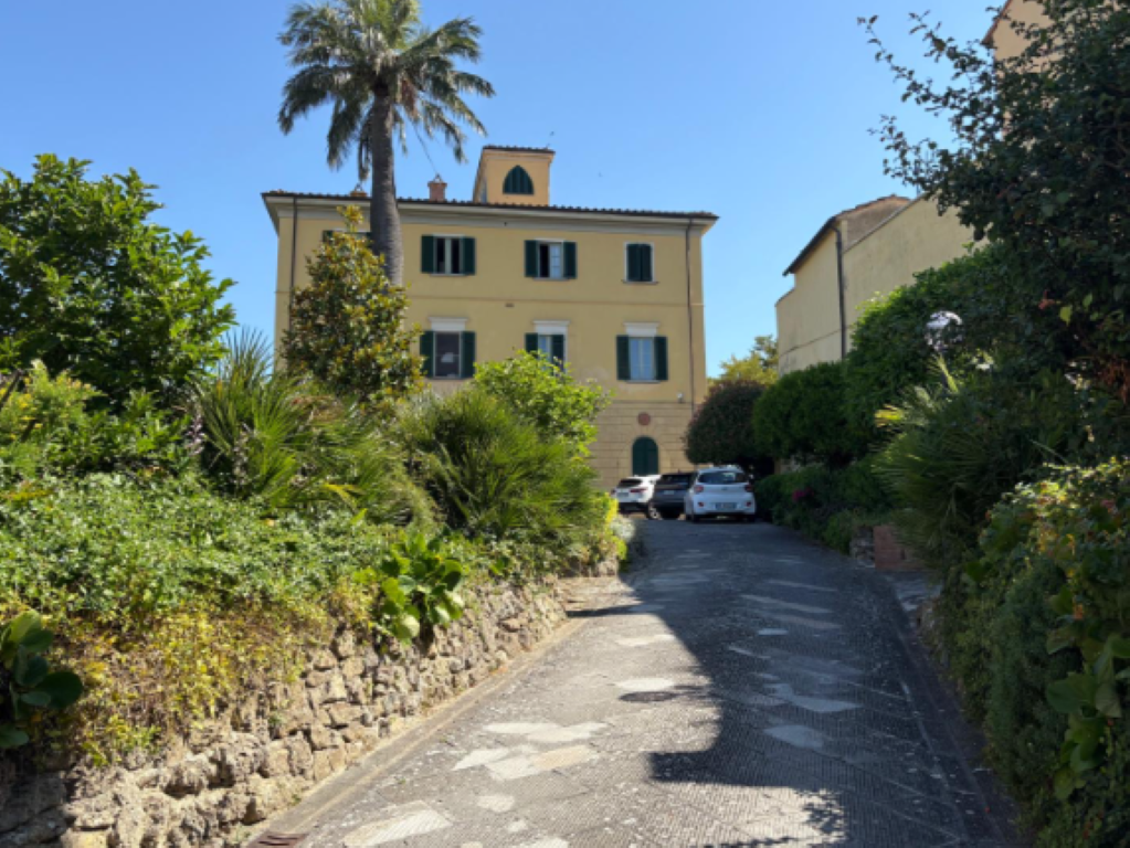 25 anni di Arco di Castruccio, l'associazione consegna le offerte alle Suore del Divino Amore