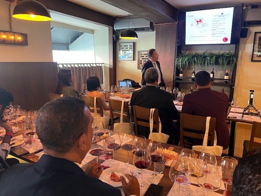 Consorzio vino chianti chiude tour sudamericano (10)