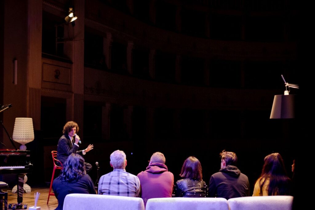 Ermal risponde agli artisti dell_accademia