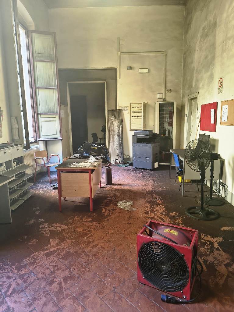 incendio liceo michelangelo_firenze (8)
