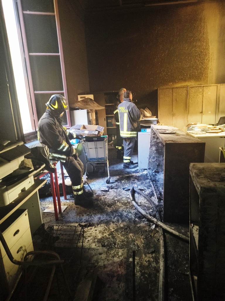 incendio liceo michelangelo_firenze (9)