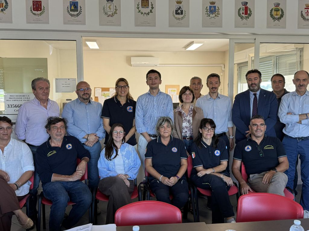 Bernard Dika visita la Protezione Civile dell'Empolese Valdelsa: "Coordinamento e tempestività punti di forza"