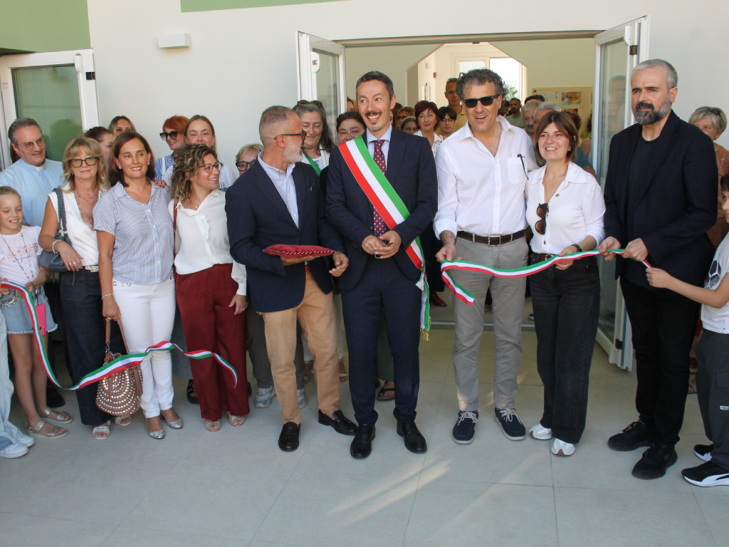 inaugurazione-spicchio-taglio-nastro