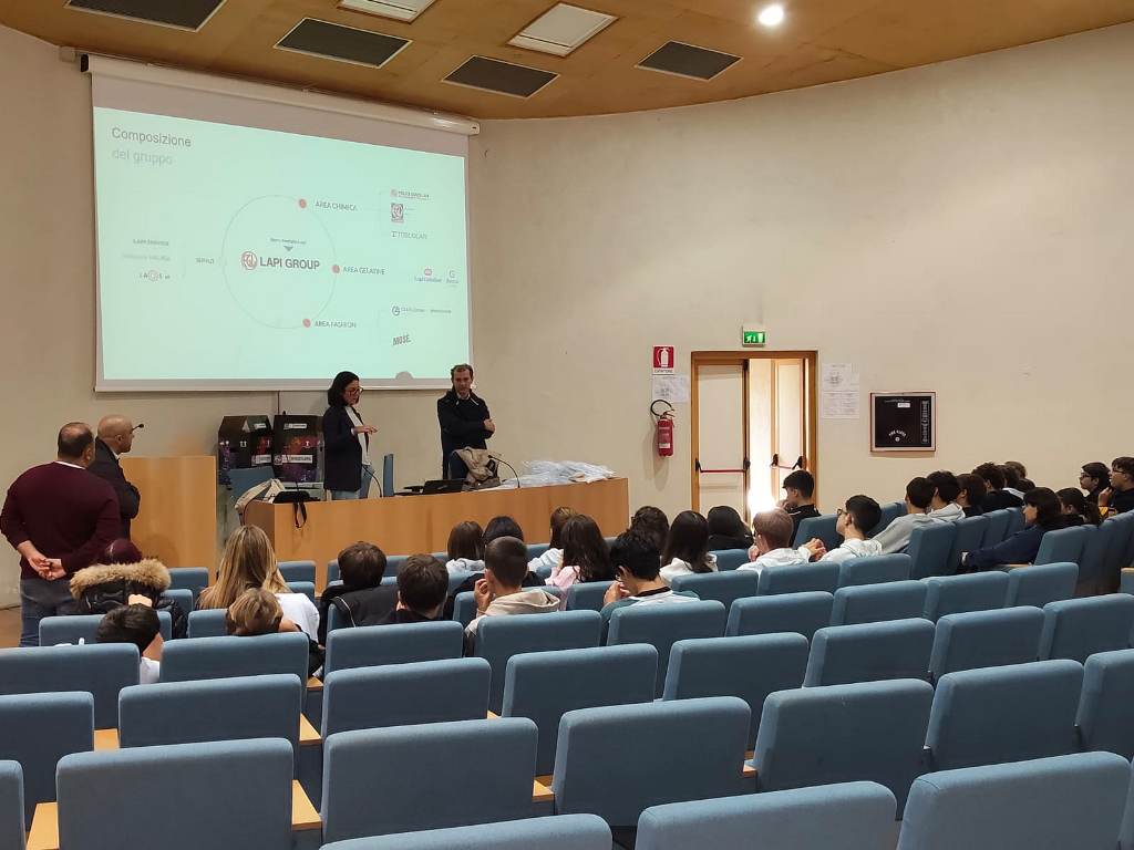 Lapi Group dona 43 camici Cattaneo (2)