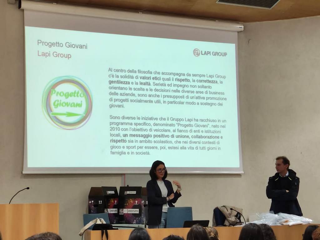Lapi Group dona 43 camici Cattaneo (4)